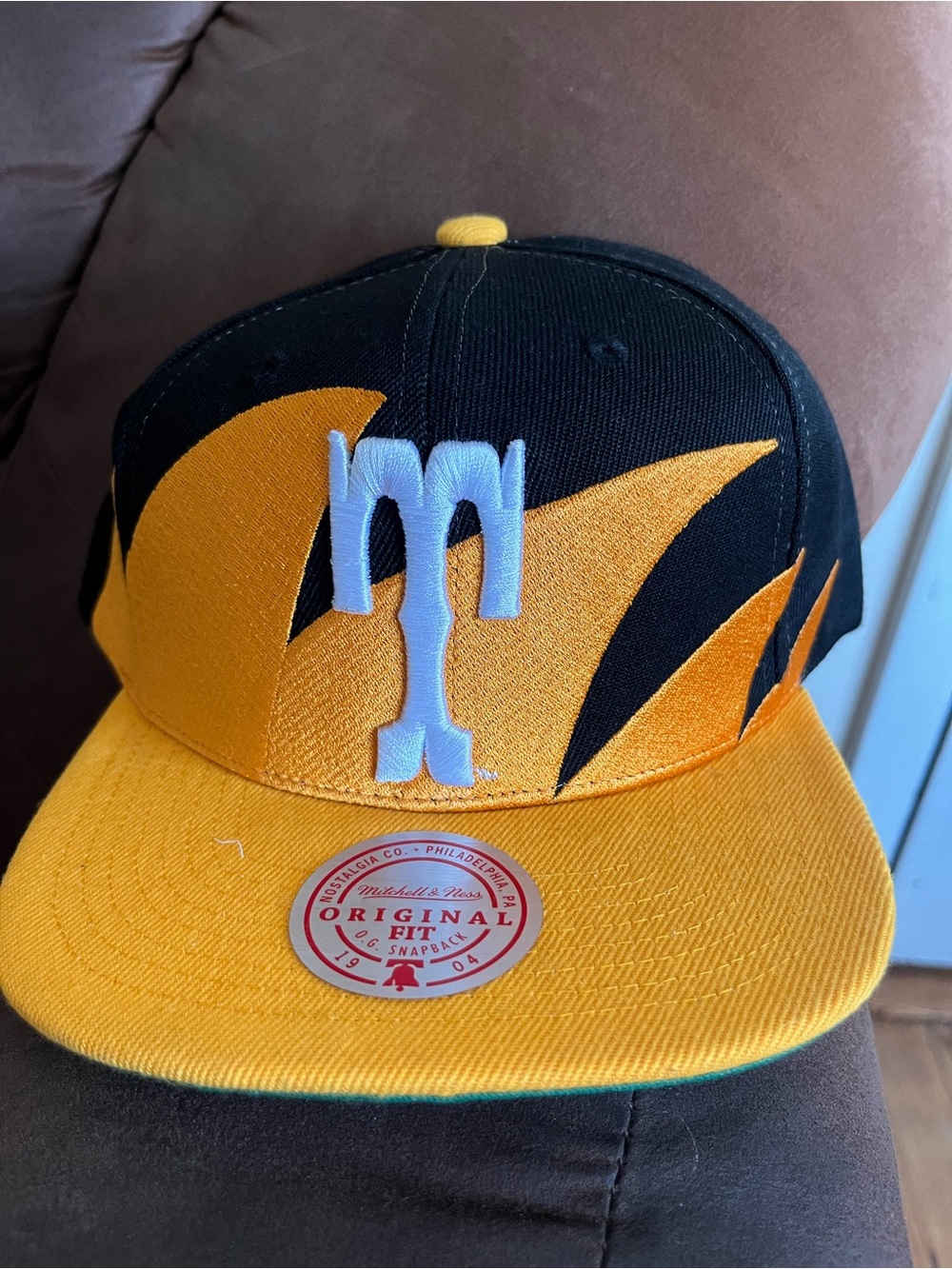 Tennessee Volunteers Mitchell & Ness NCAA sharktooth SnapBack hat